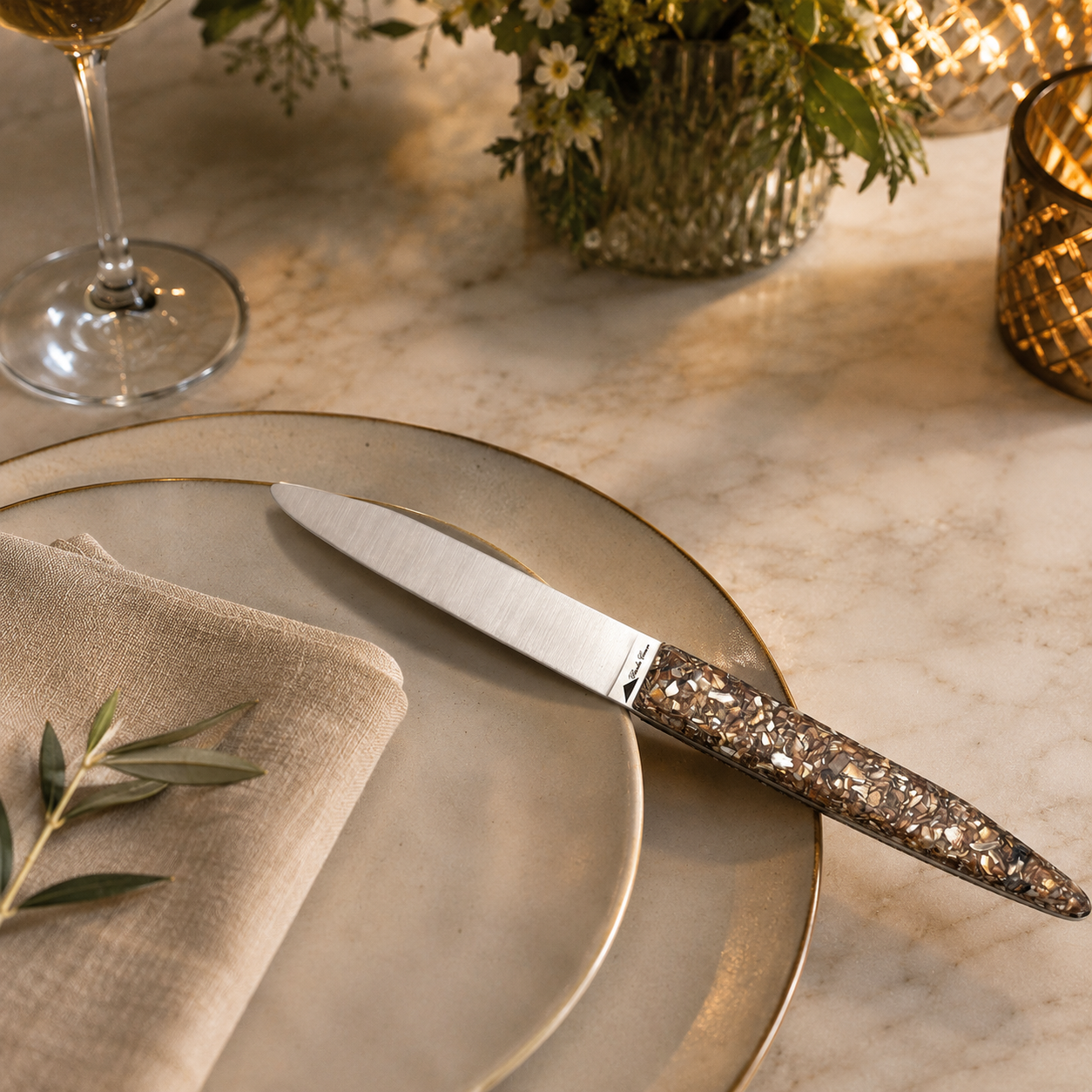 table knives with a handle made from recycled mussel shells