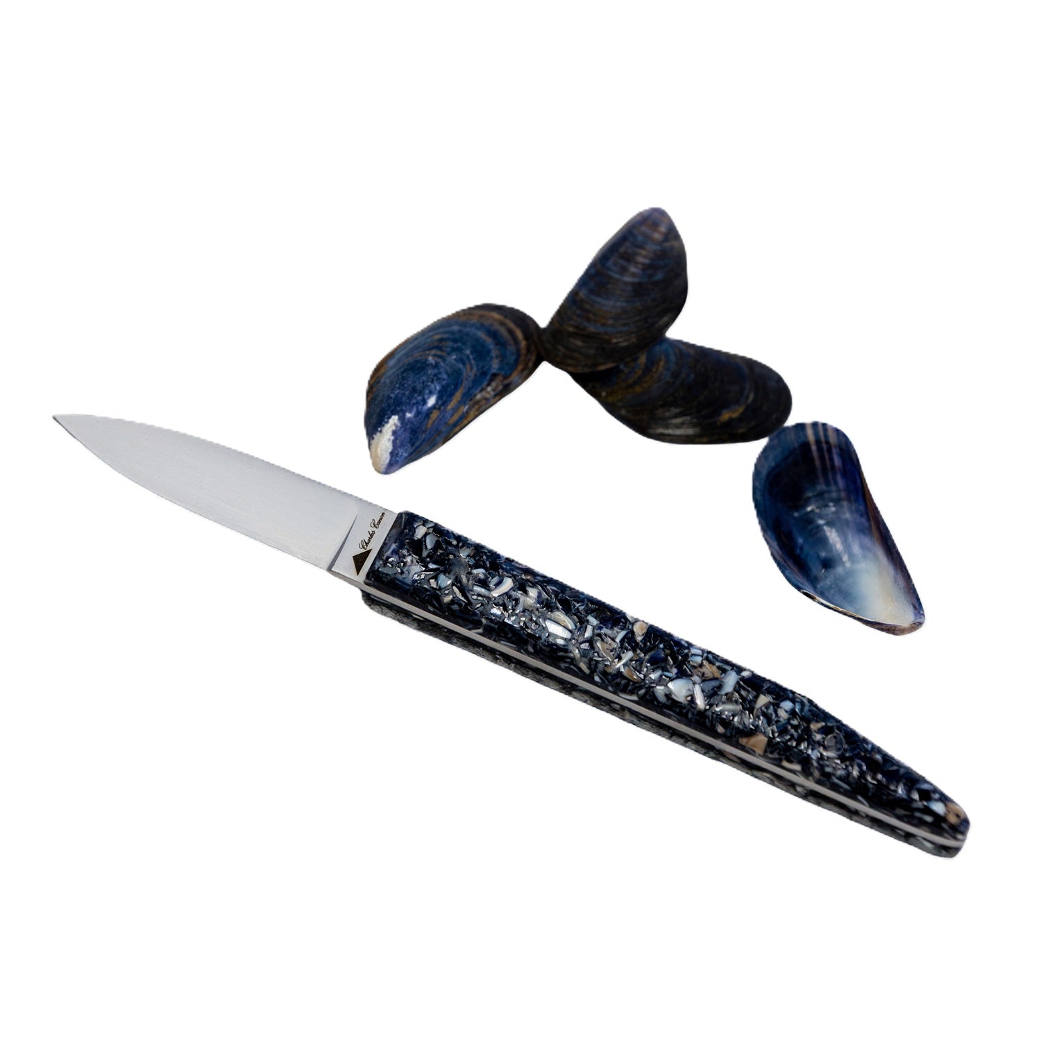 Couteau à huître avec un manche en coquilles de moules recyclées