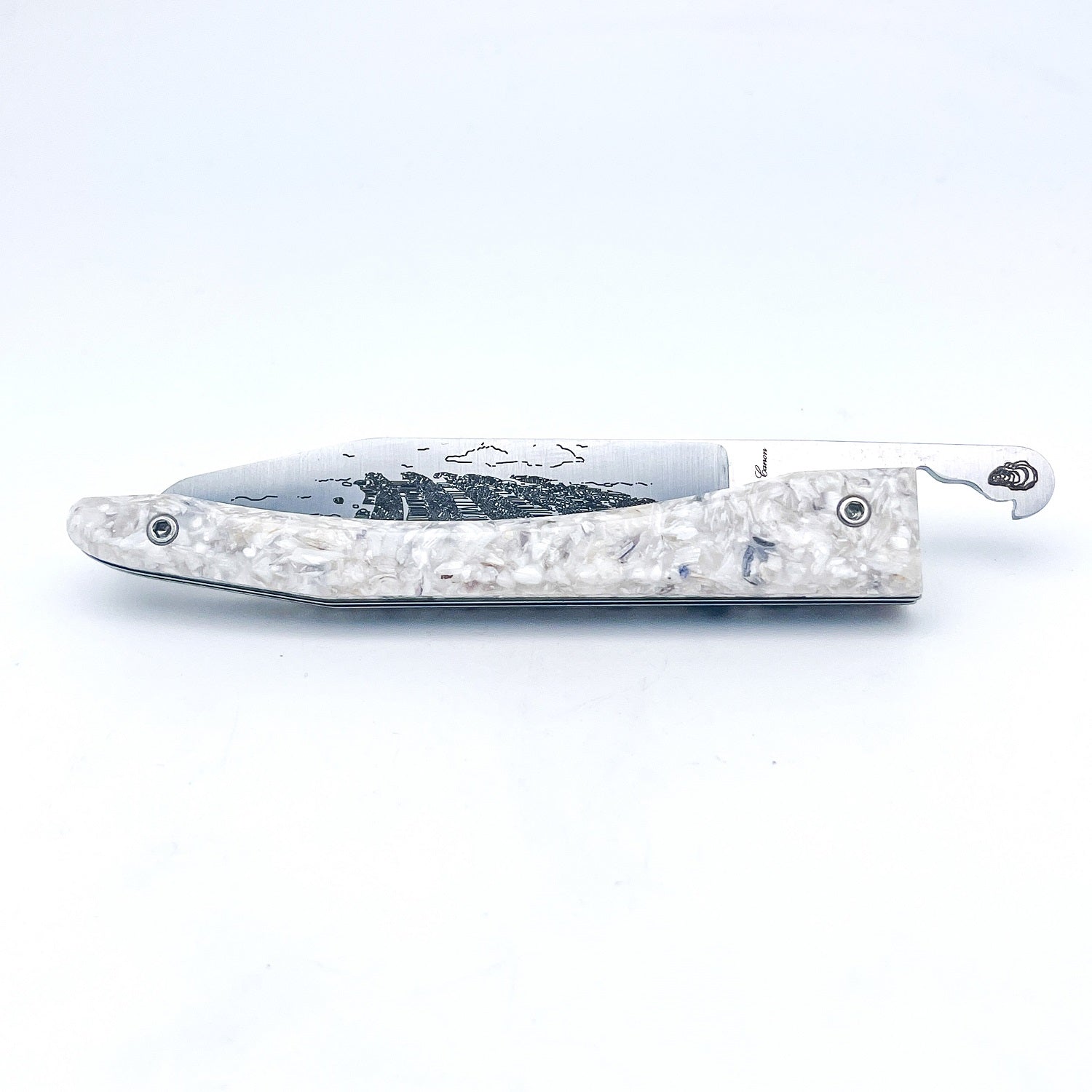 Piedmontese knife with oyster shell handle