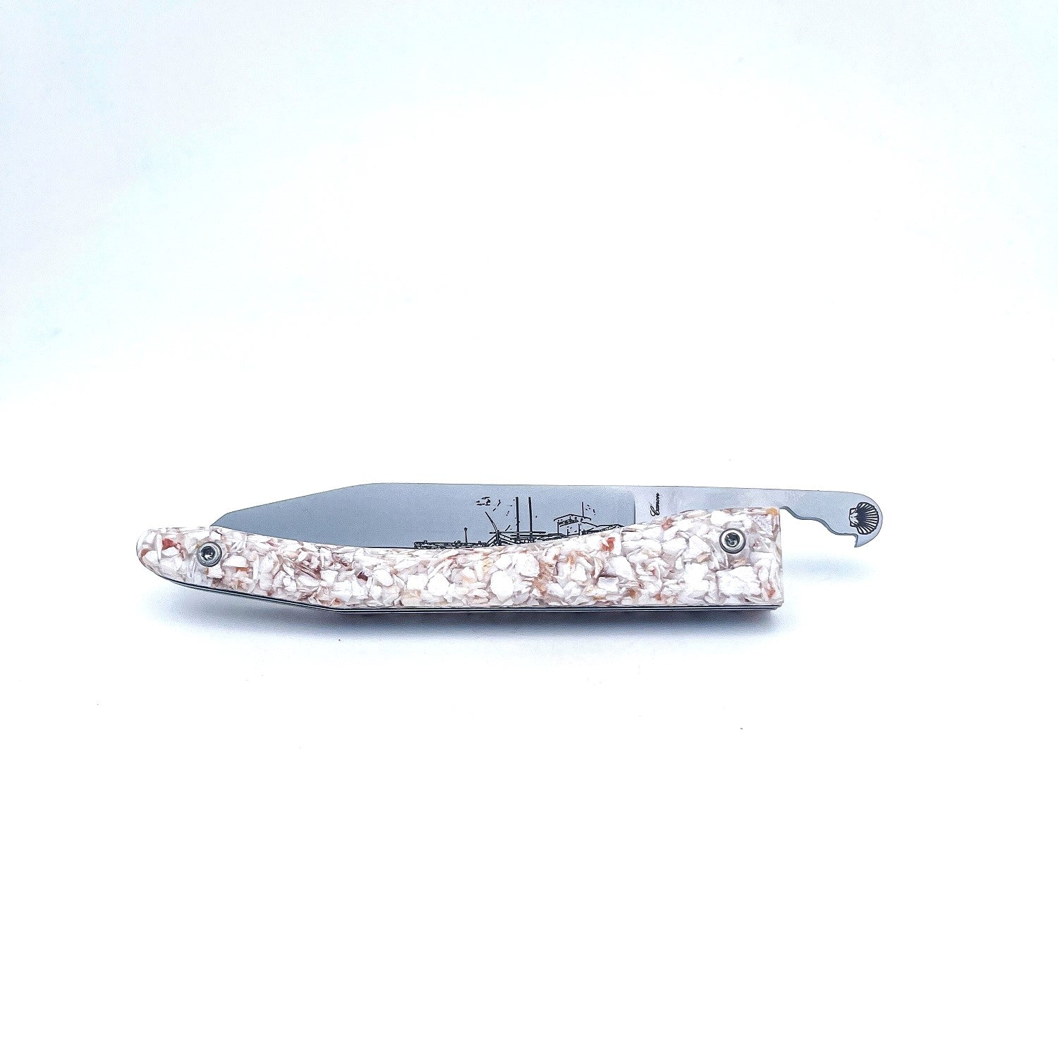Piedmontese knife with scallop shell handle