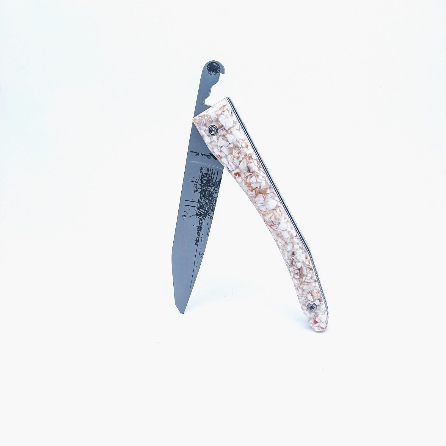 Piedmontese knife with scallop shell handle