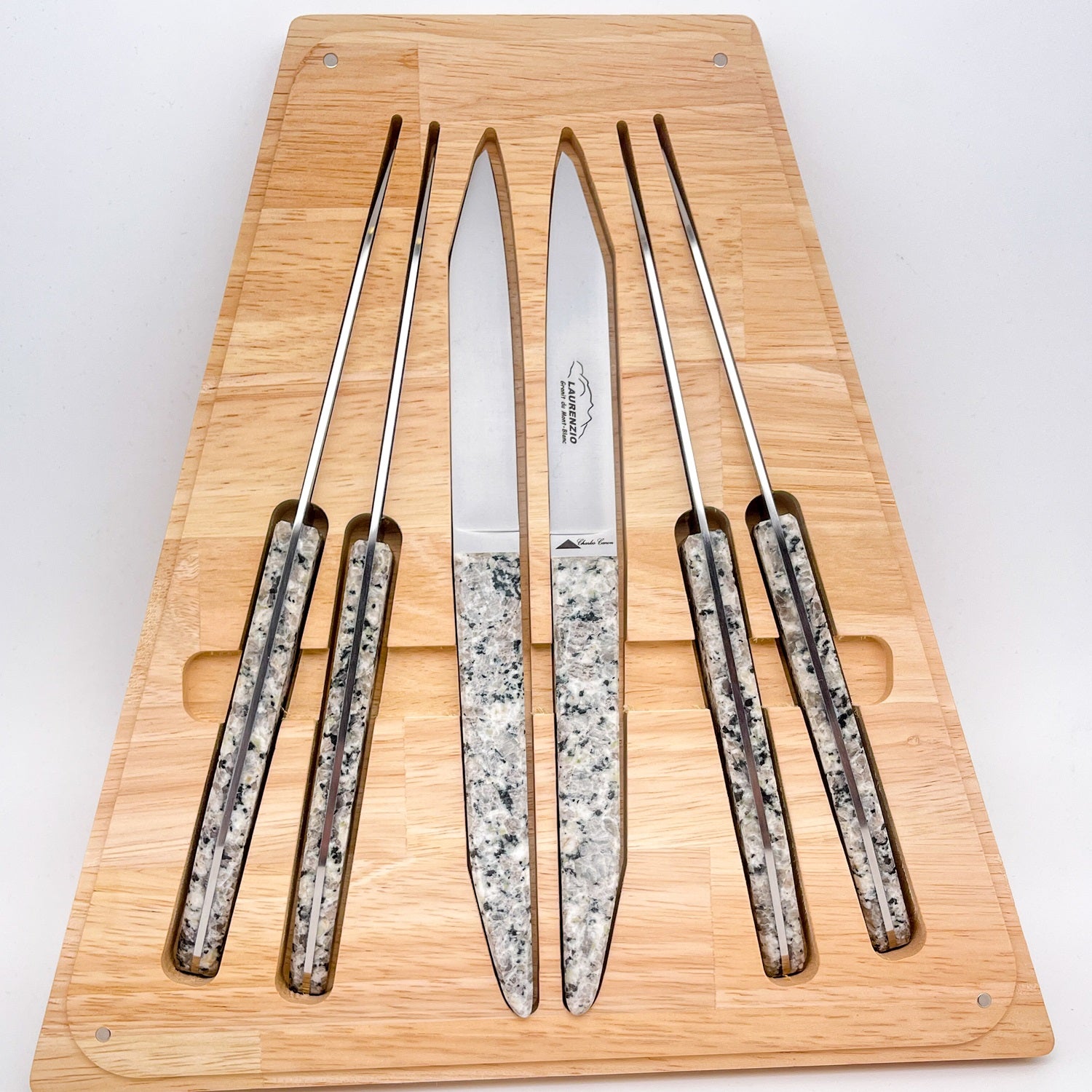 6 couteaux de table avec un manche en granit du Mont Blanc