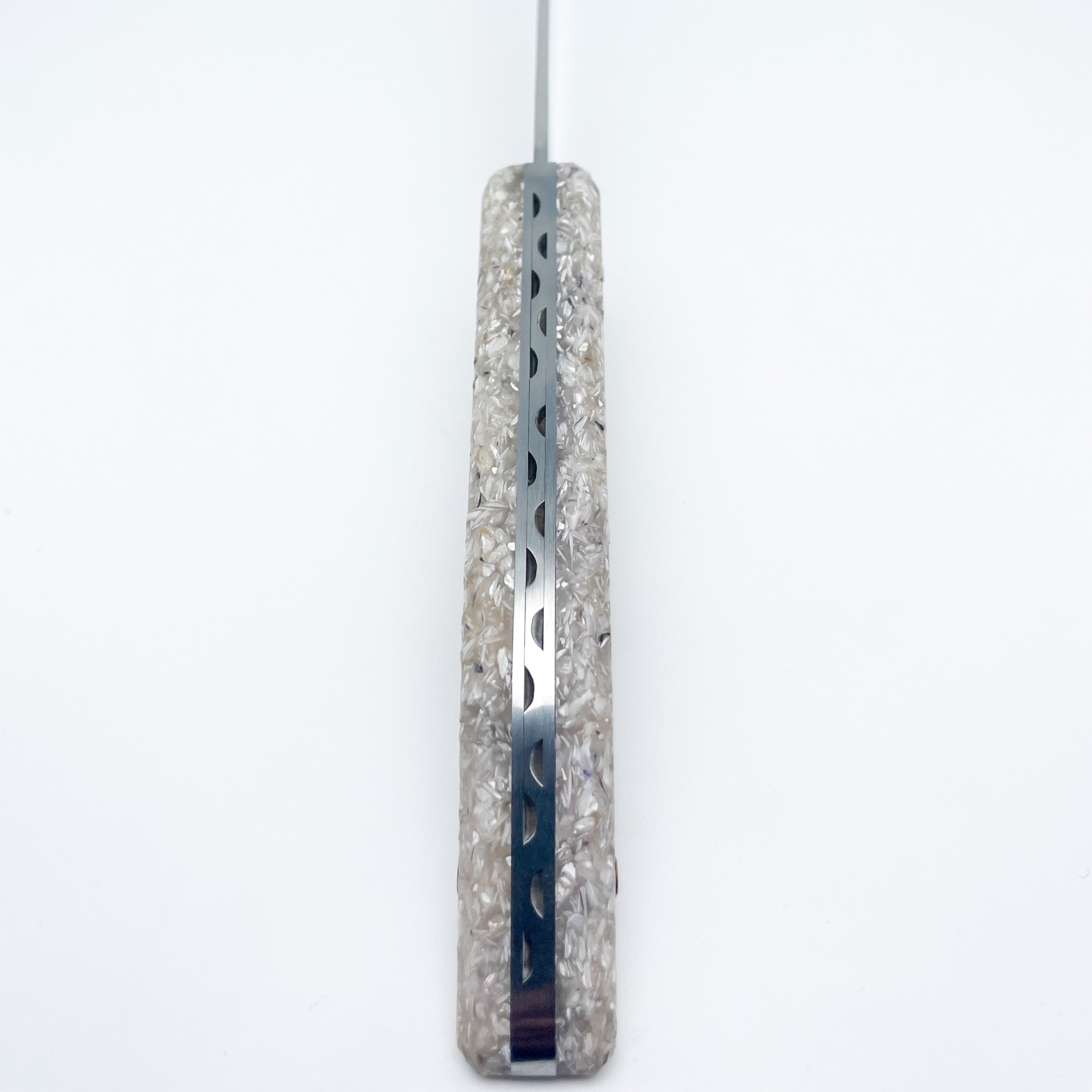 Couteau du chef manche en coquilles d'huitres