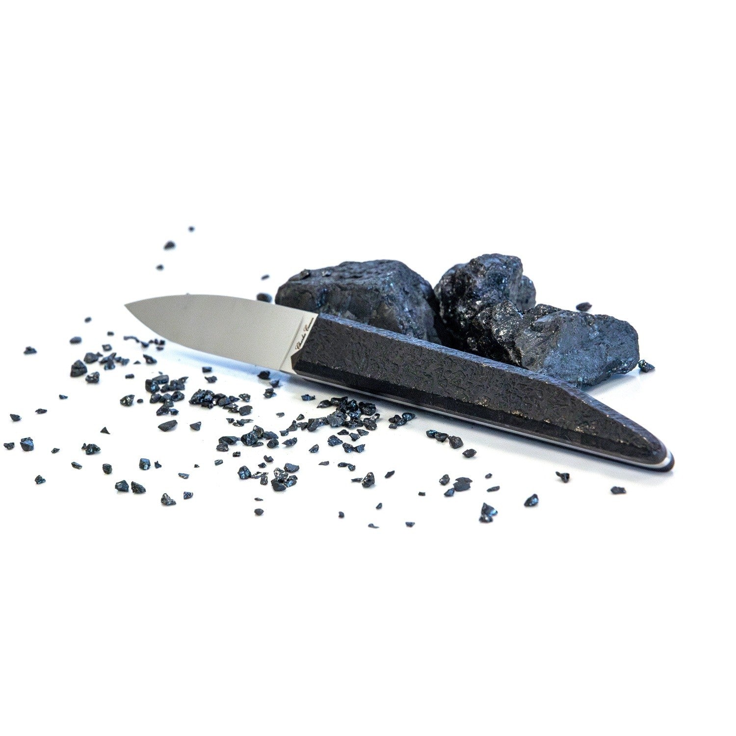 Couteau à huître avec un manche en charbon brut