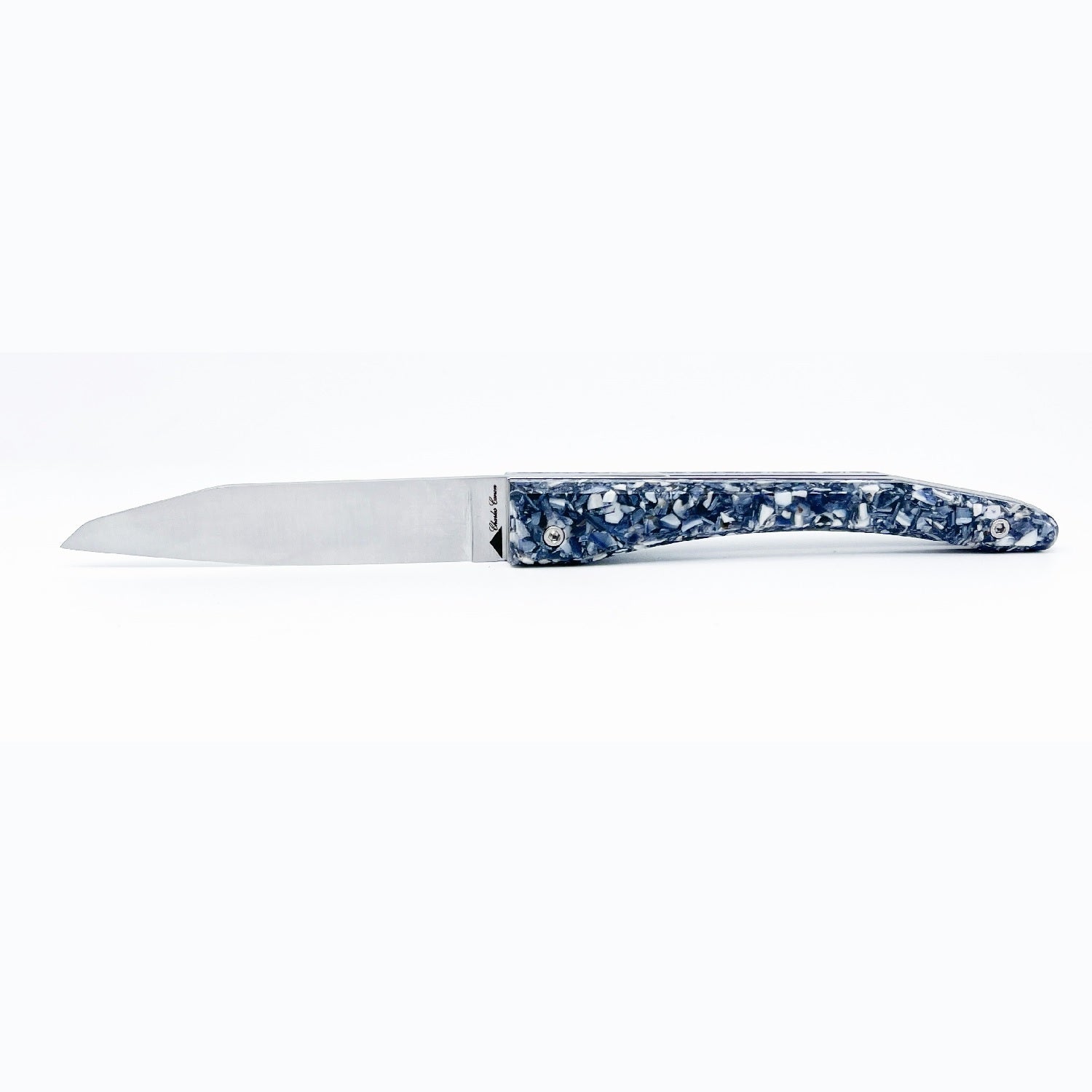 Piedmontese knife with mussel shell handle