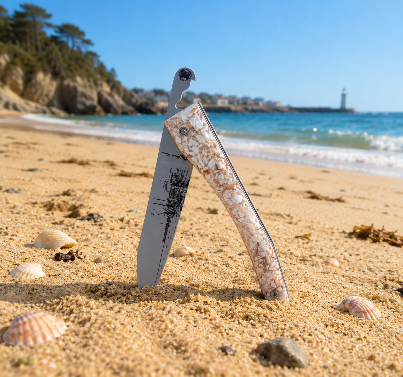 Piedmontese knife with scallop shell handle