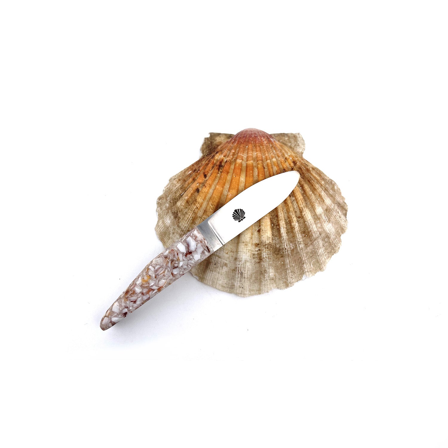 Couteau pour enfant avec un manche en coquilles Saint Jacques recyclées