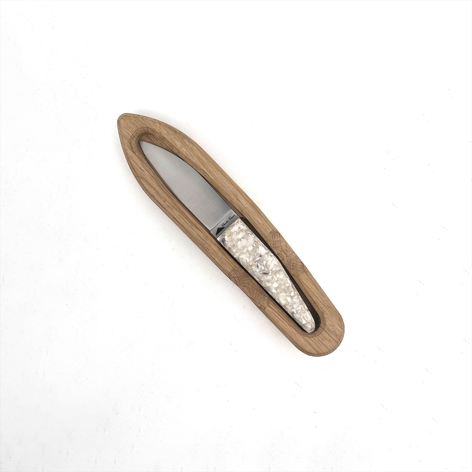 Petit cutter avec un manche en coquilles d'huîtres recyclées