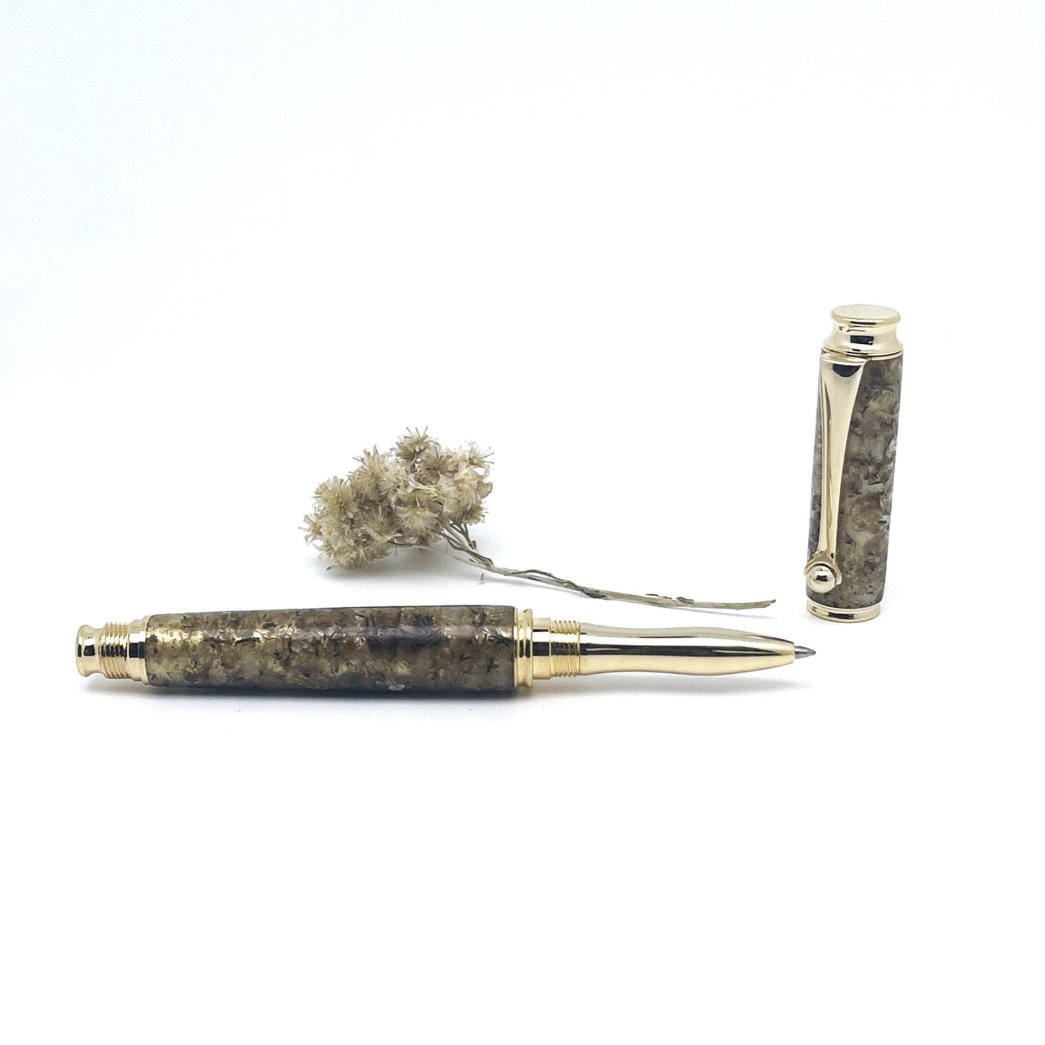 Stylo roller en fleurs d'immortelles de Corse