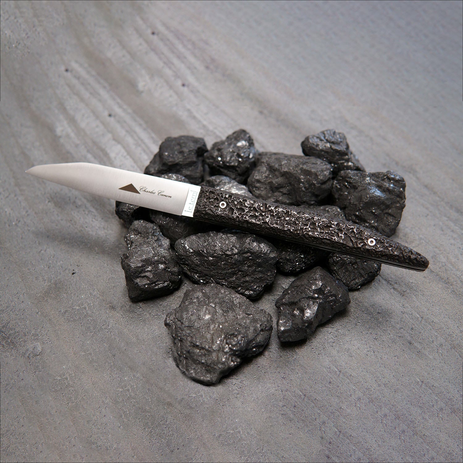 Couteau le terril manche en charbon (finition brut)