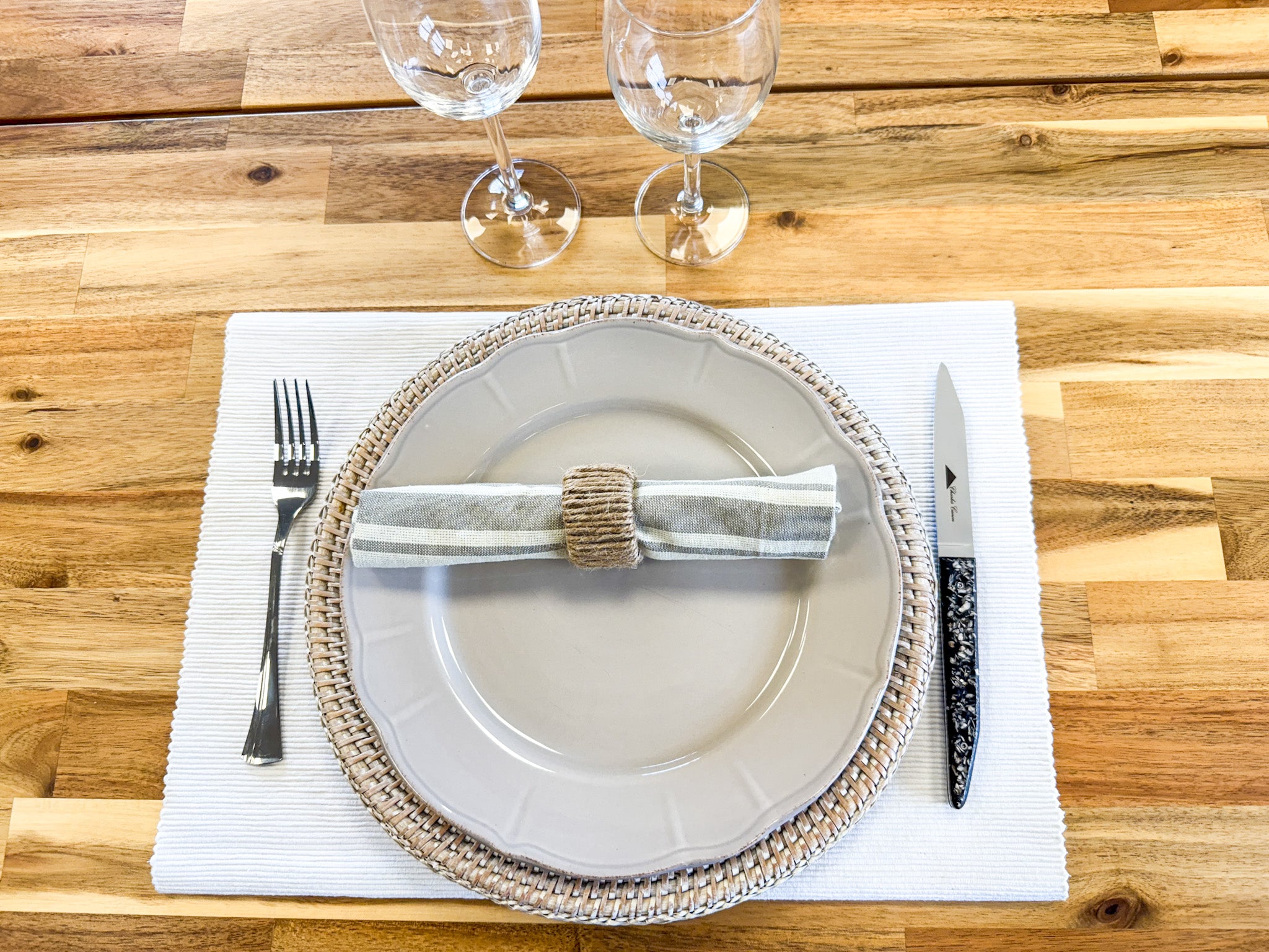 6 table knives with scallop shell handles