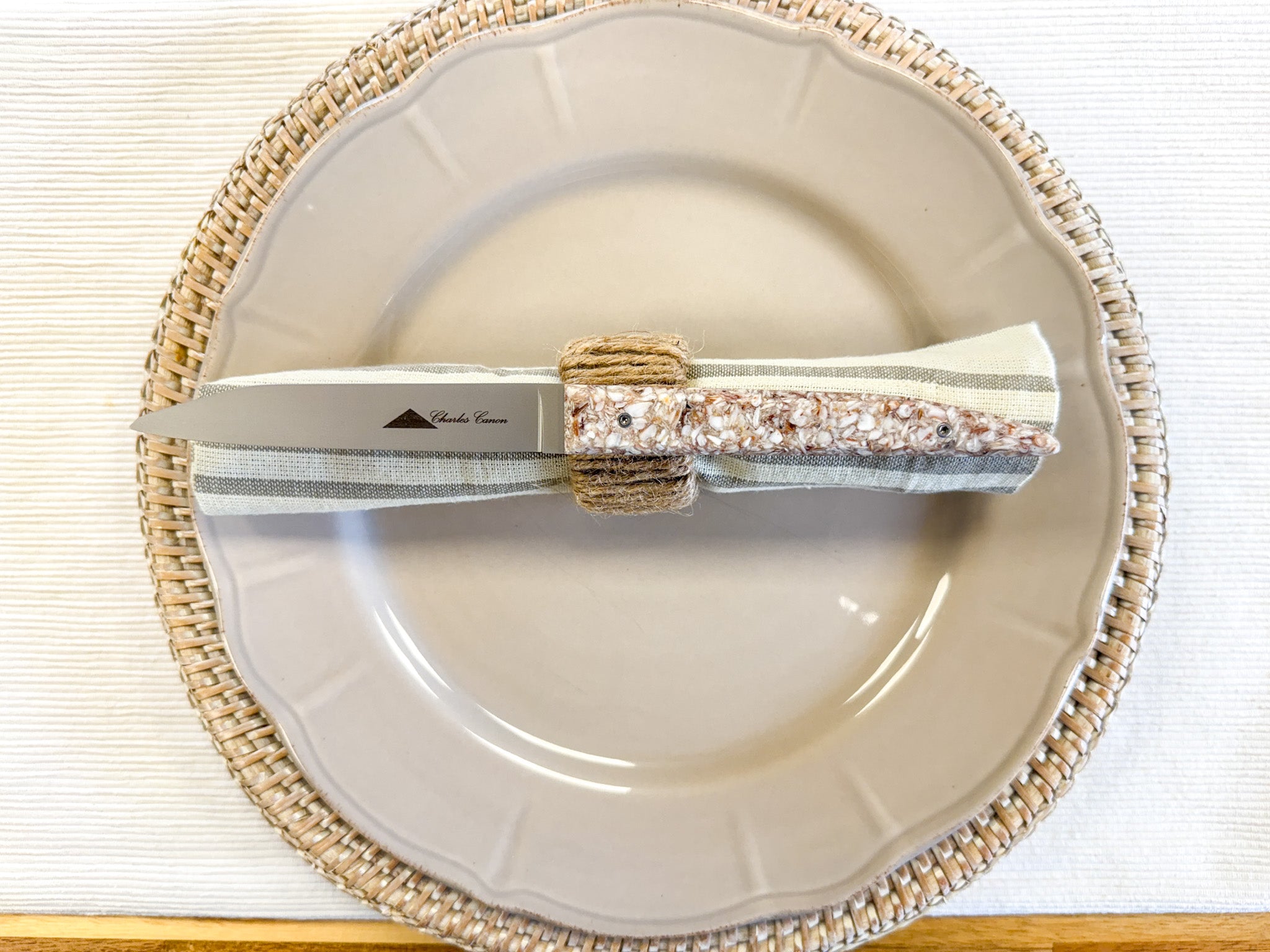 6 table knives with scallop shell handles