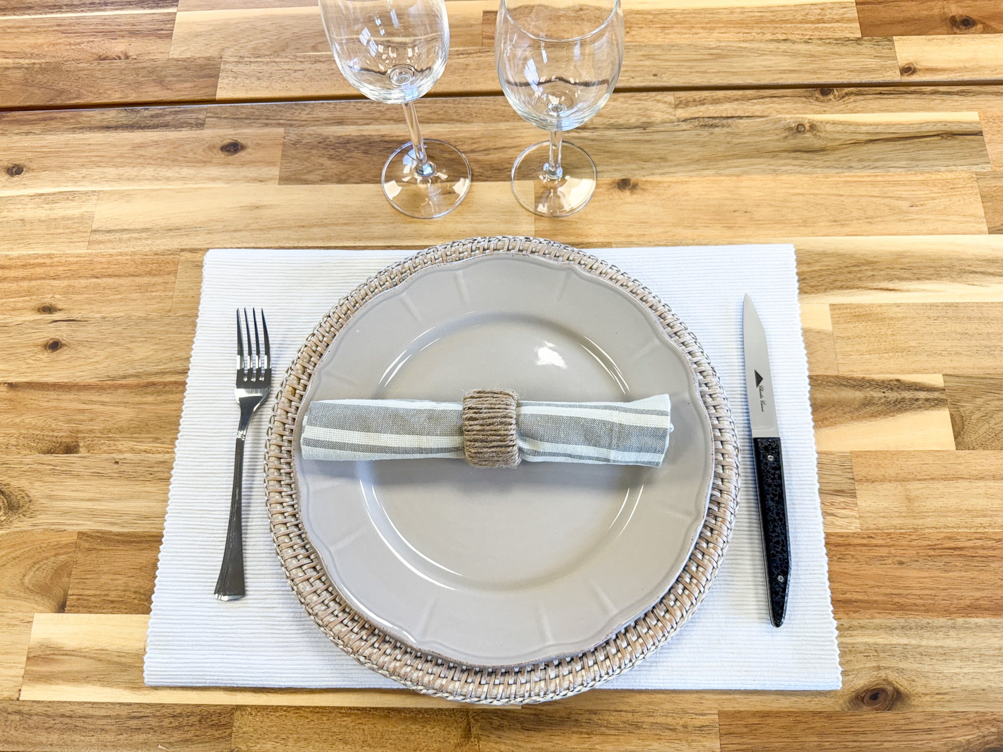 Couteaux de table en charbon brut