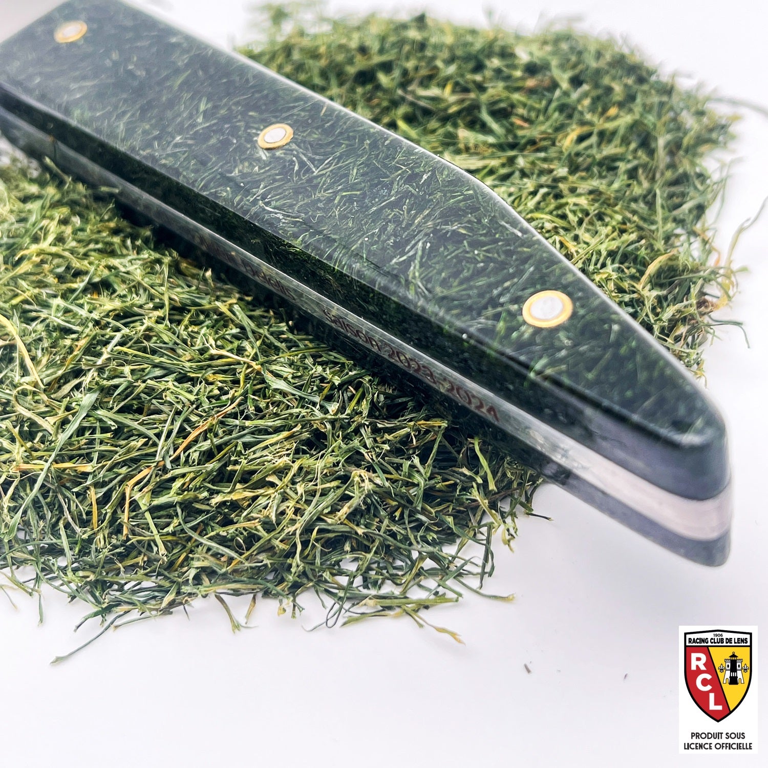 Kitchen knife officially licensed by RC Lens with its grass handle from the Bollaert-Delelis stadium 2023-2024