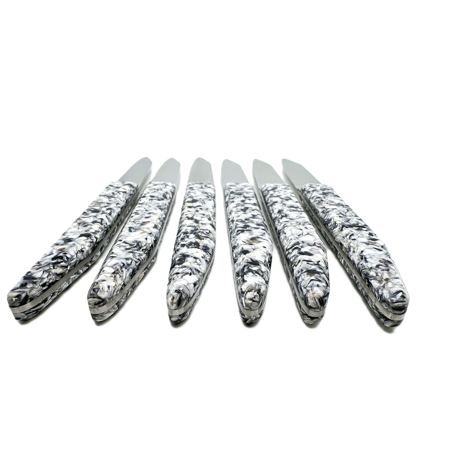 table knives with a handle made from recycled mussel shells