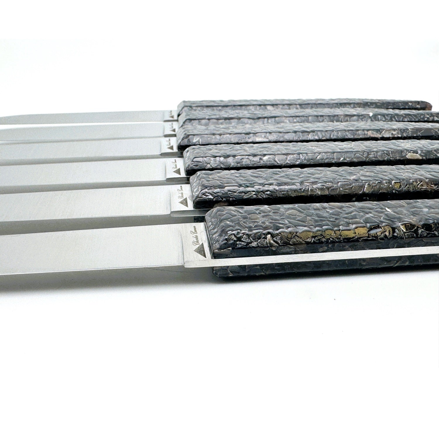 table knives with a handle made from recycled mussel shells