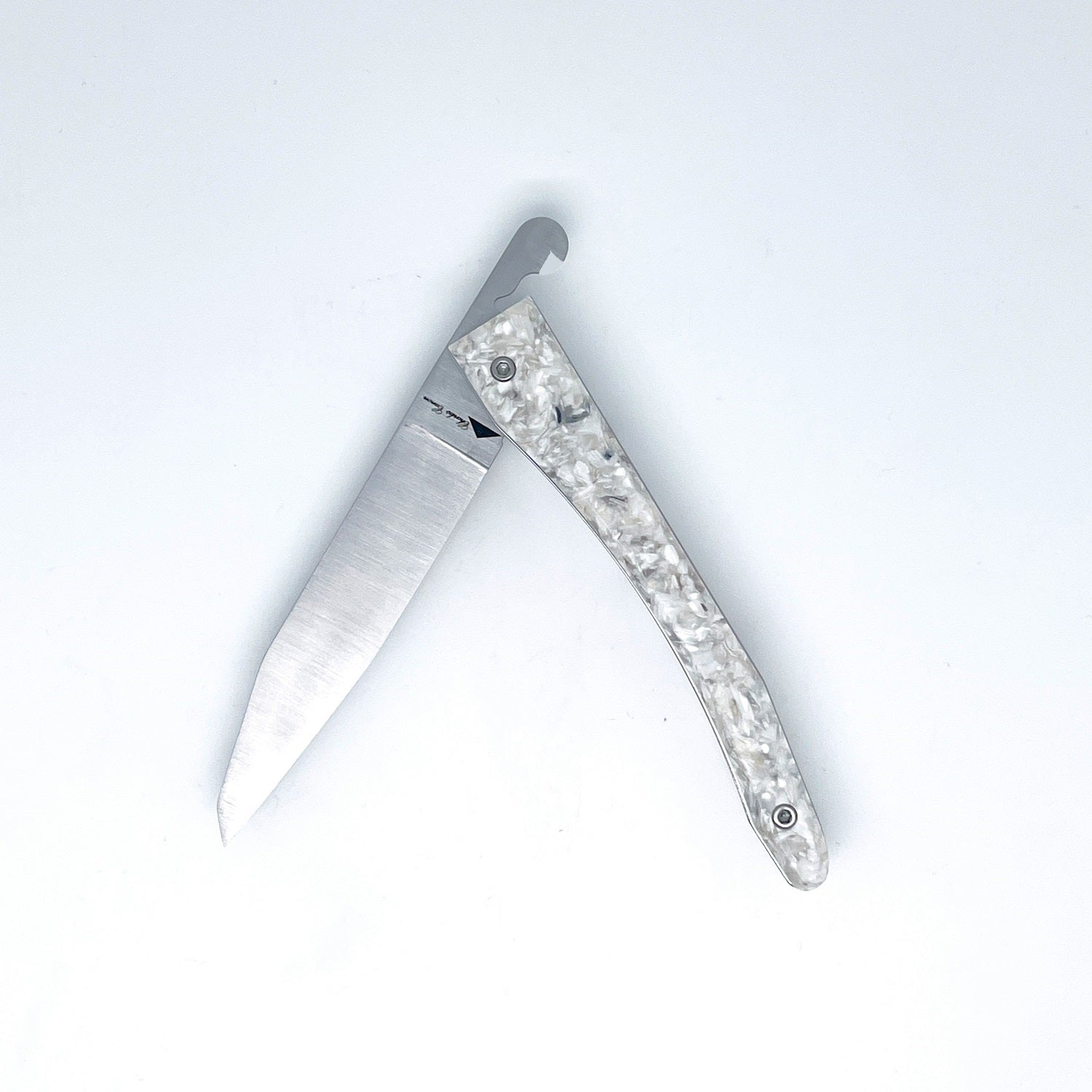 Piedmontese knife with oyster shell handle