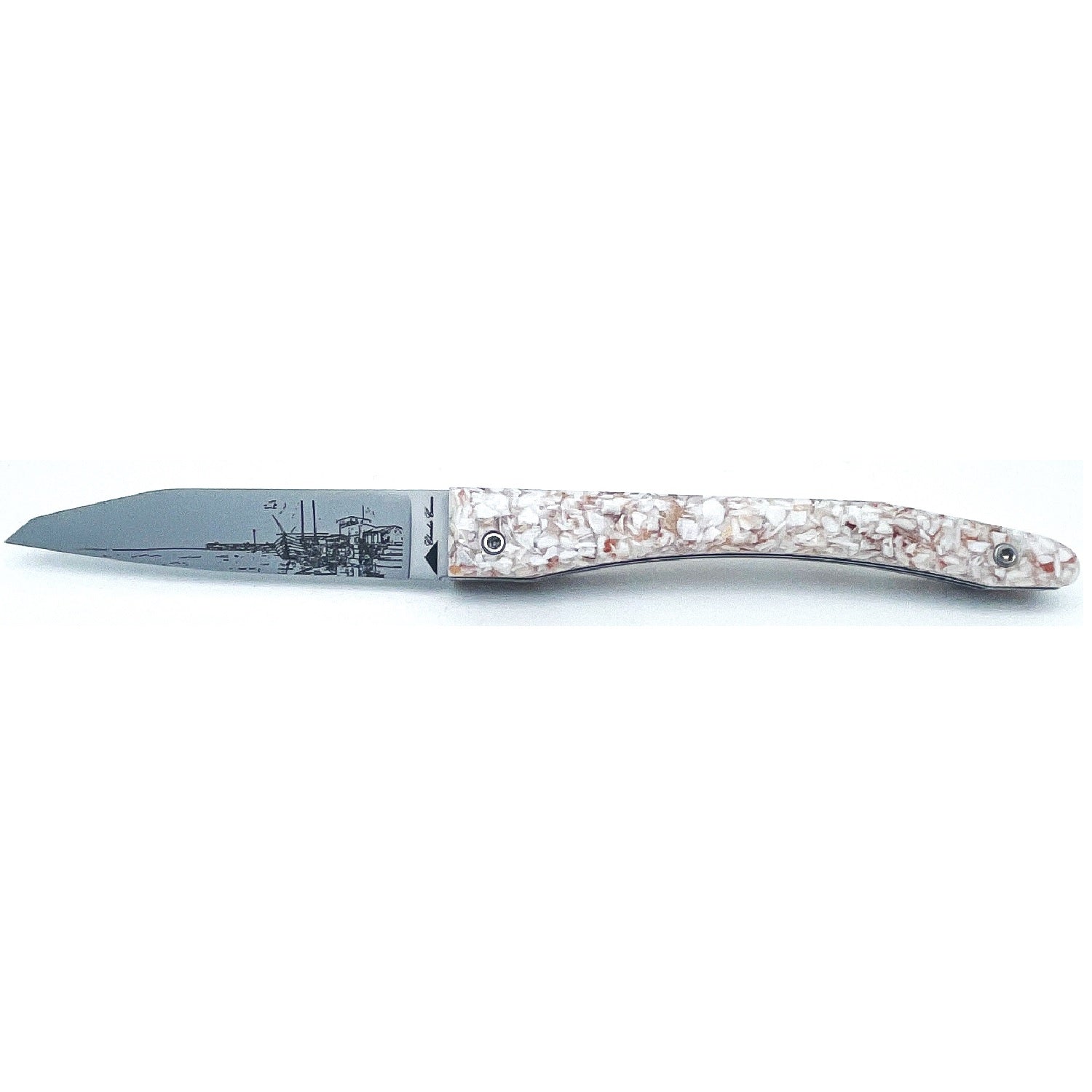 Piedmontese knife with scallop shell handle