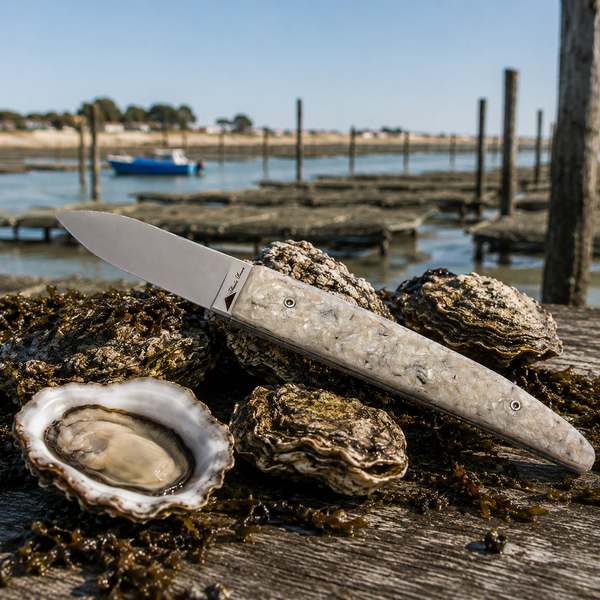 Grand couteau à huître manche en COQUILLES D'HUITRES recyclées
