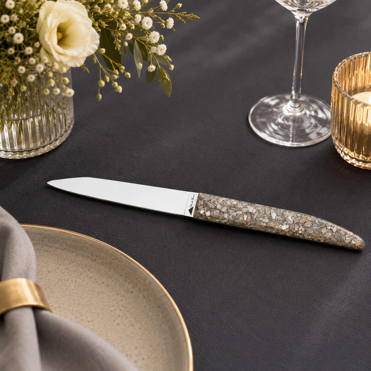 table knives with a handle made from recycled mussel shells