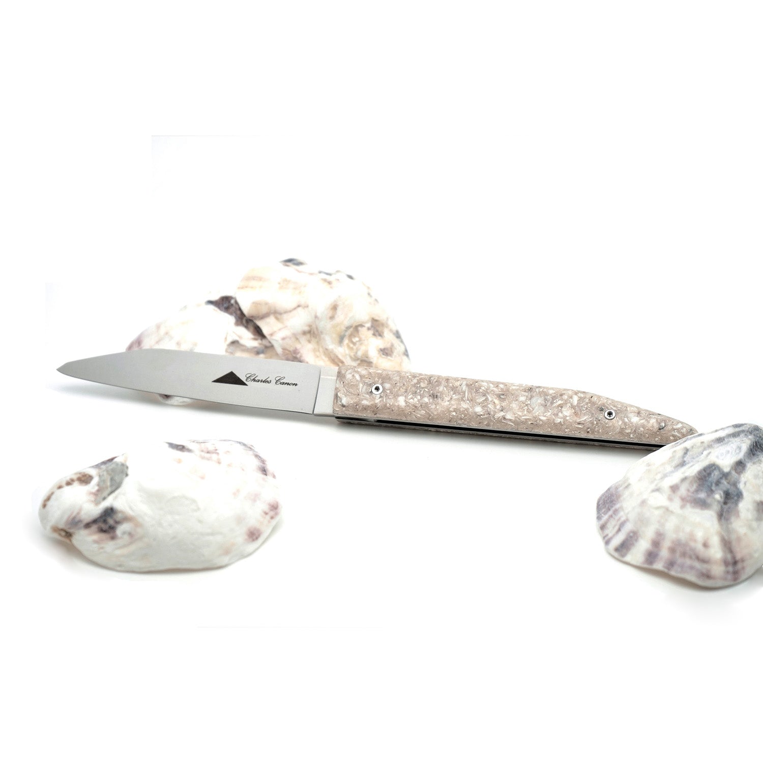 Couteau manche en coquilles d'huîtres recyclées