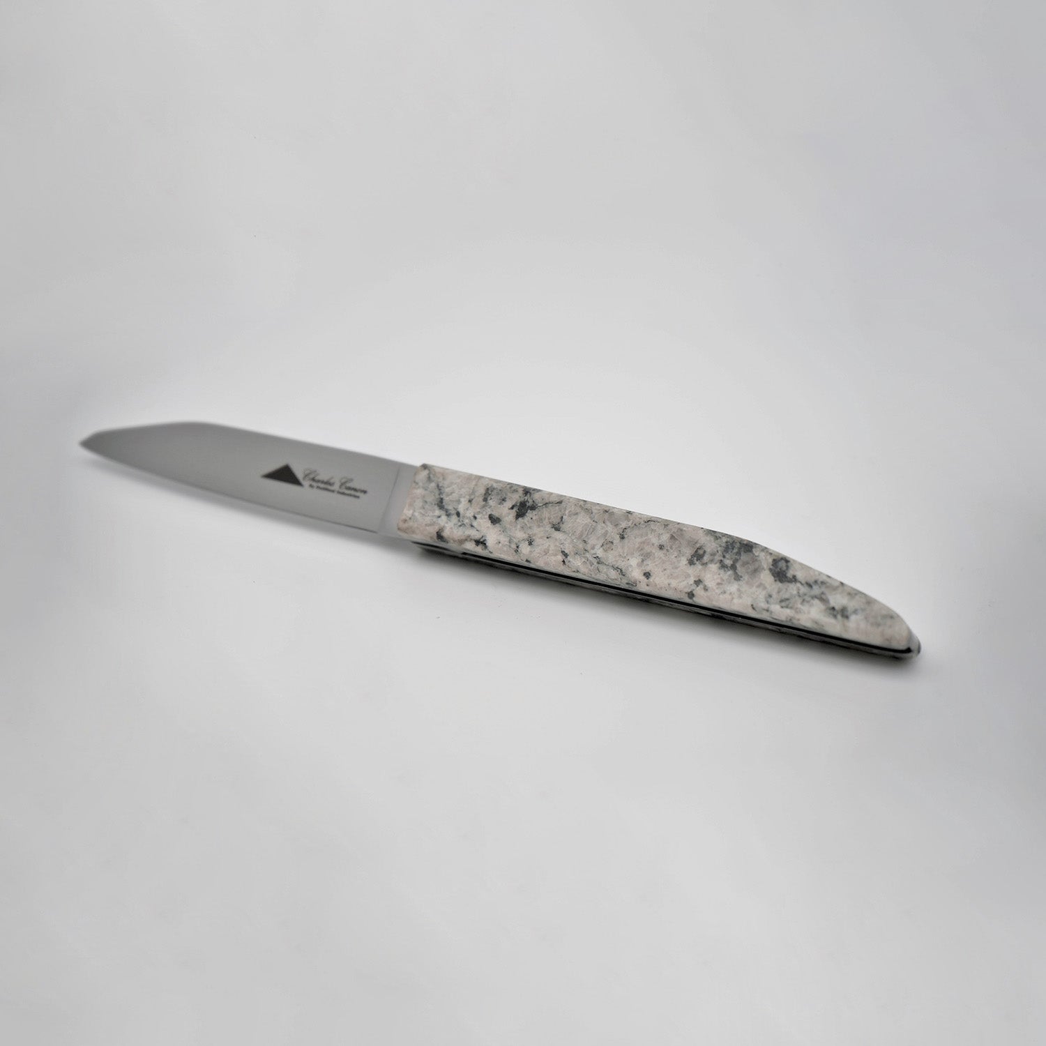 Messer mit Mont-Blanc-Granitgriff 