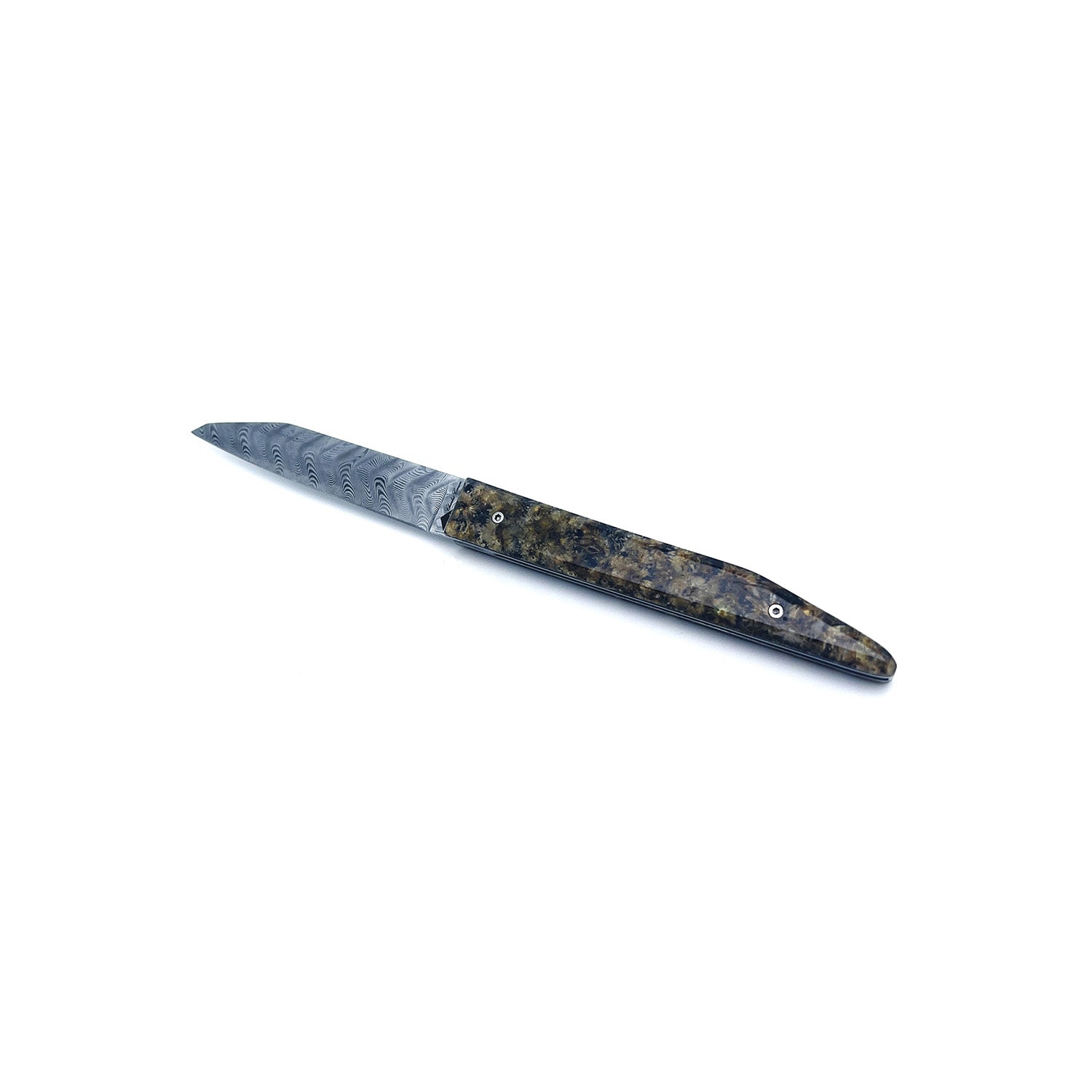 Knife with its immortelle flower handle and its Damasteel blade