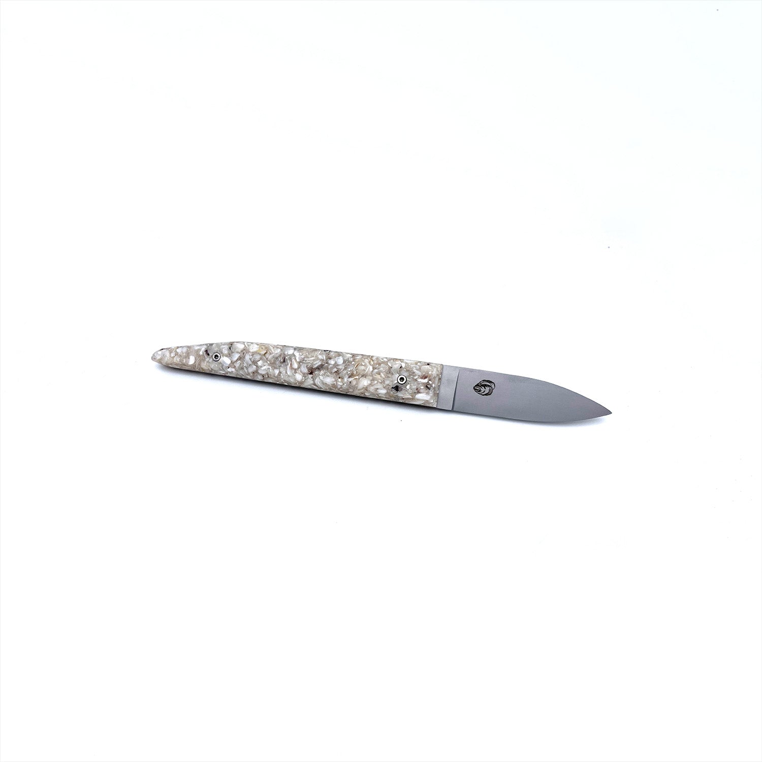 Oyster knife with a handle made from recycled oyster shells