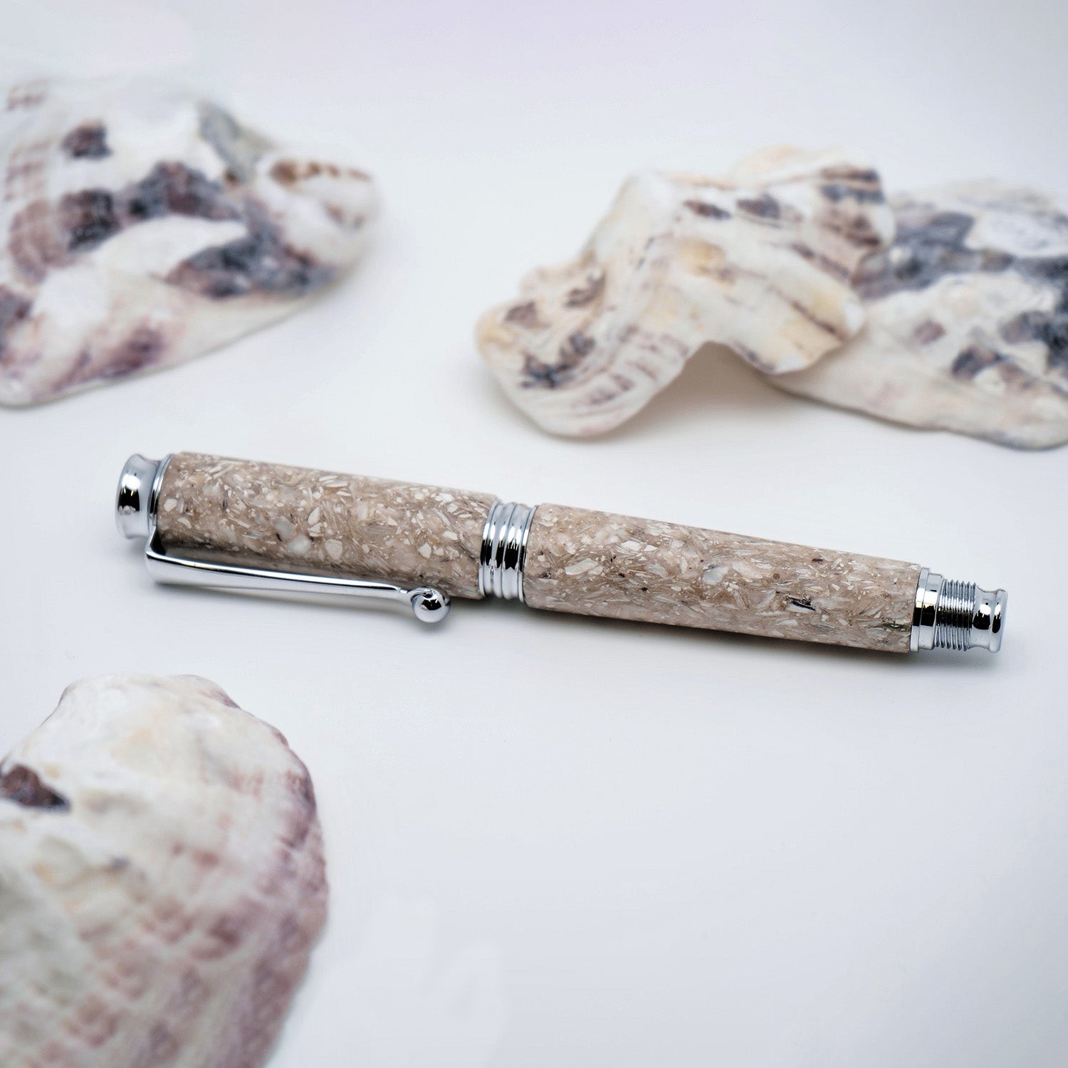 Oyster shell roller pen