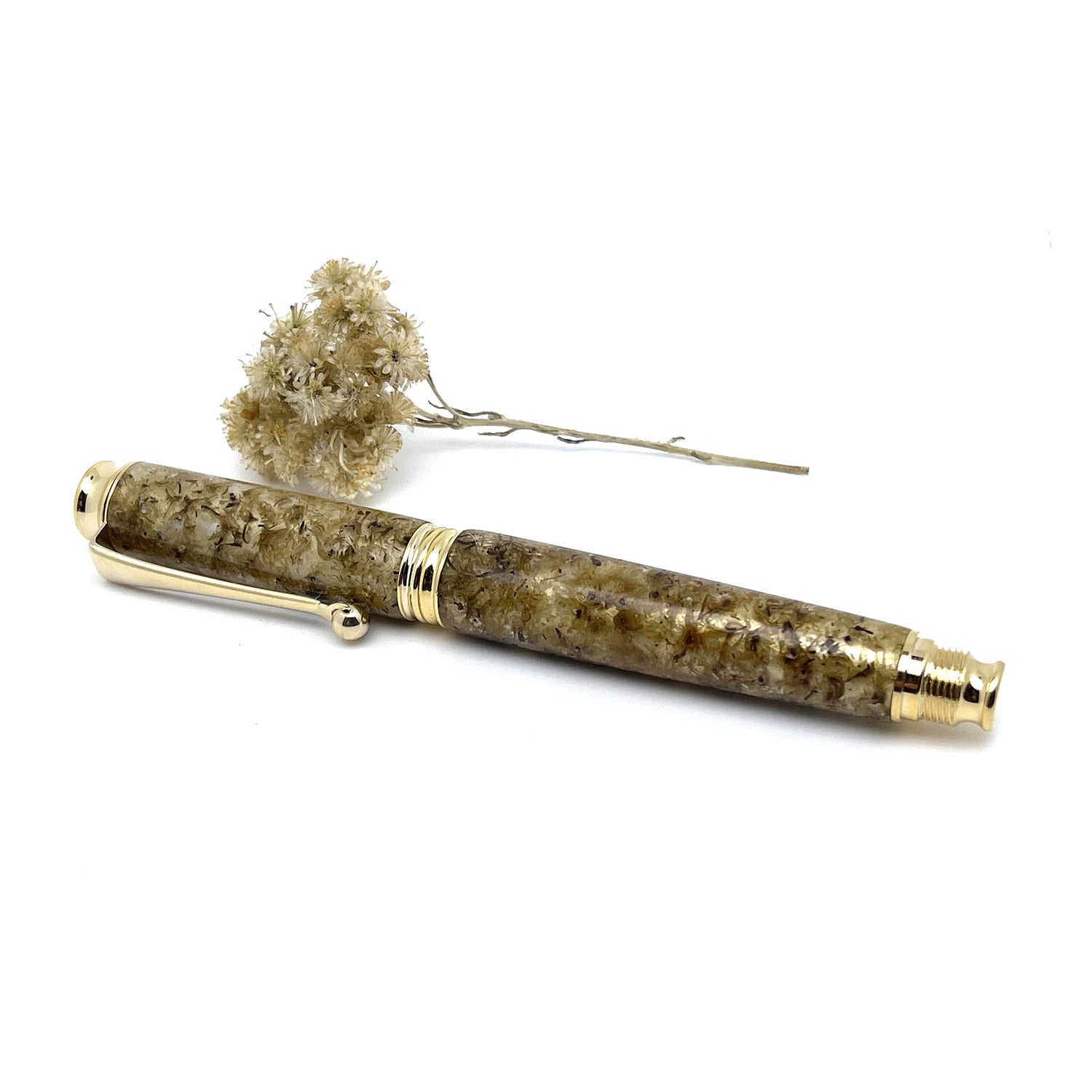 Rollerball pen with Corsican immortelle flowers